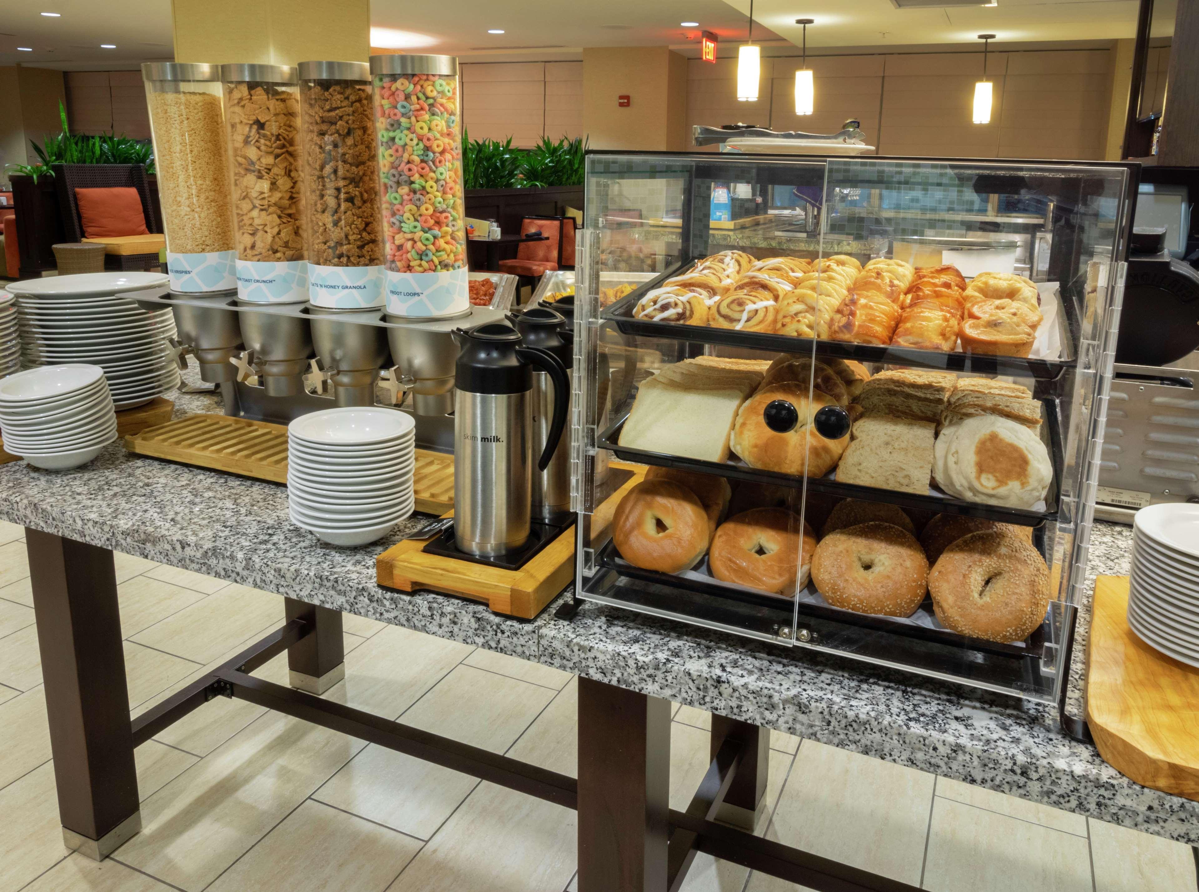 The Hilton Garden Inn Buffalo-Downtown Buitenkant foto