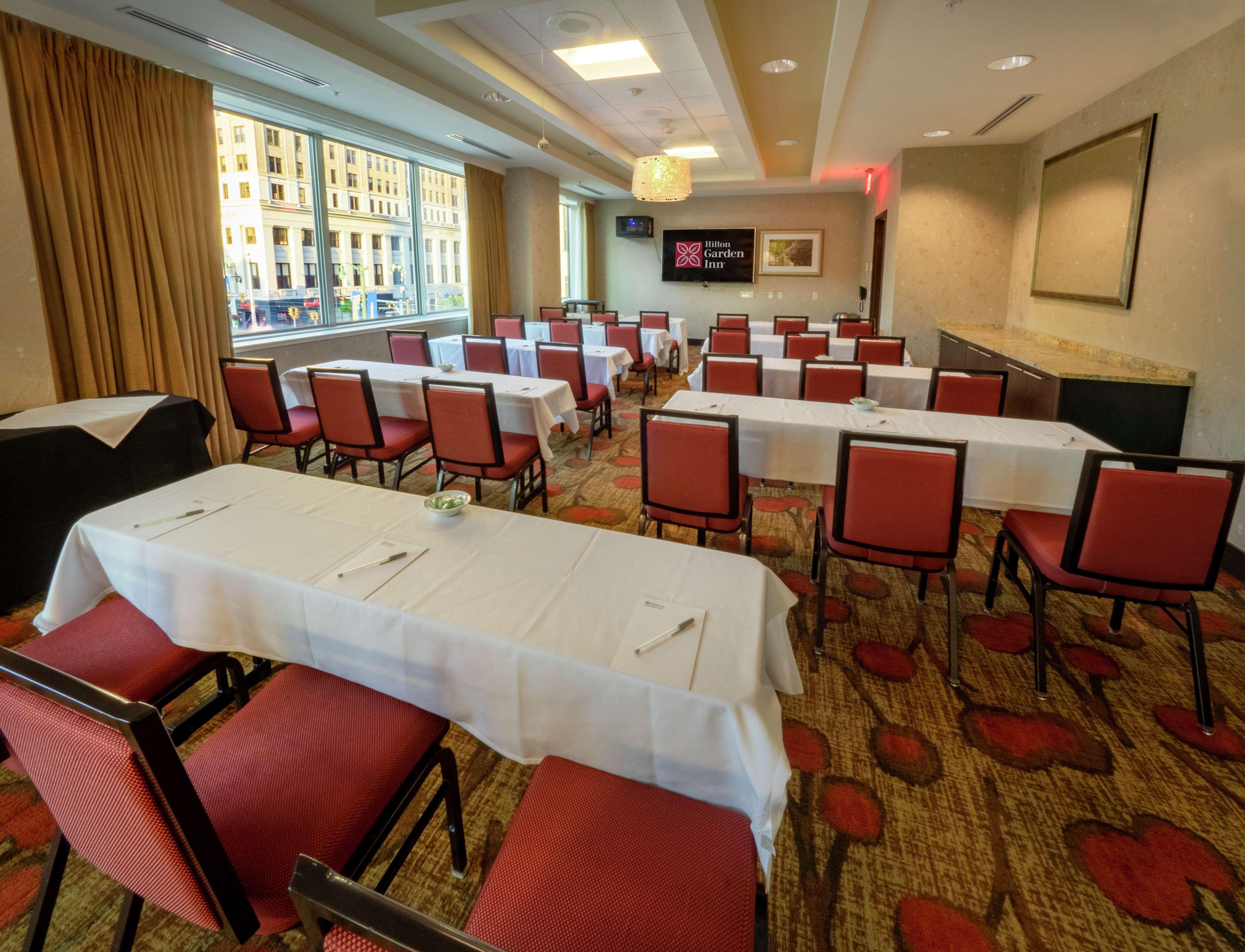 The Hilton Garden Inn Buffalo-Downtown Buitenkant foto